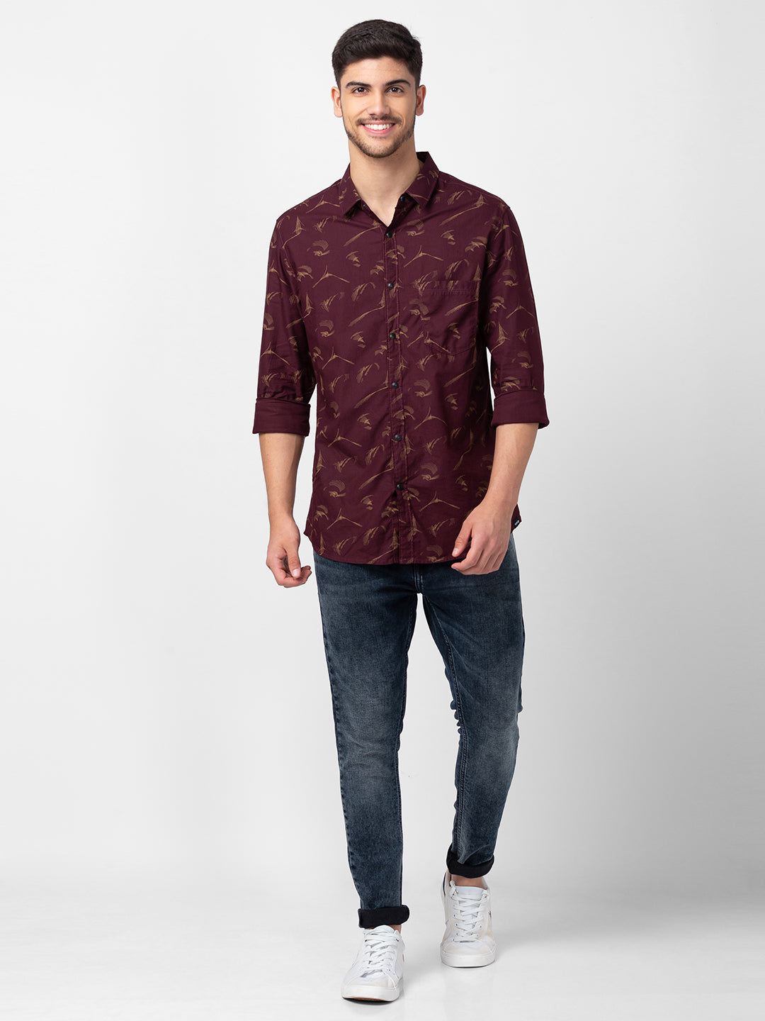 Spykar Men Wine Red Cotton Slim Fit Floral Shirt