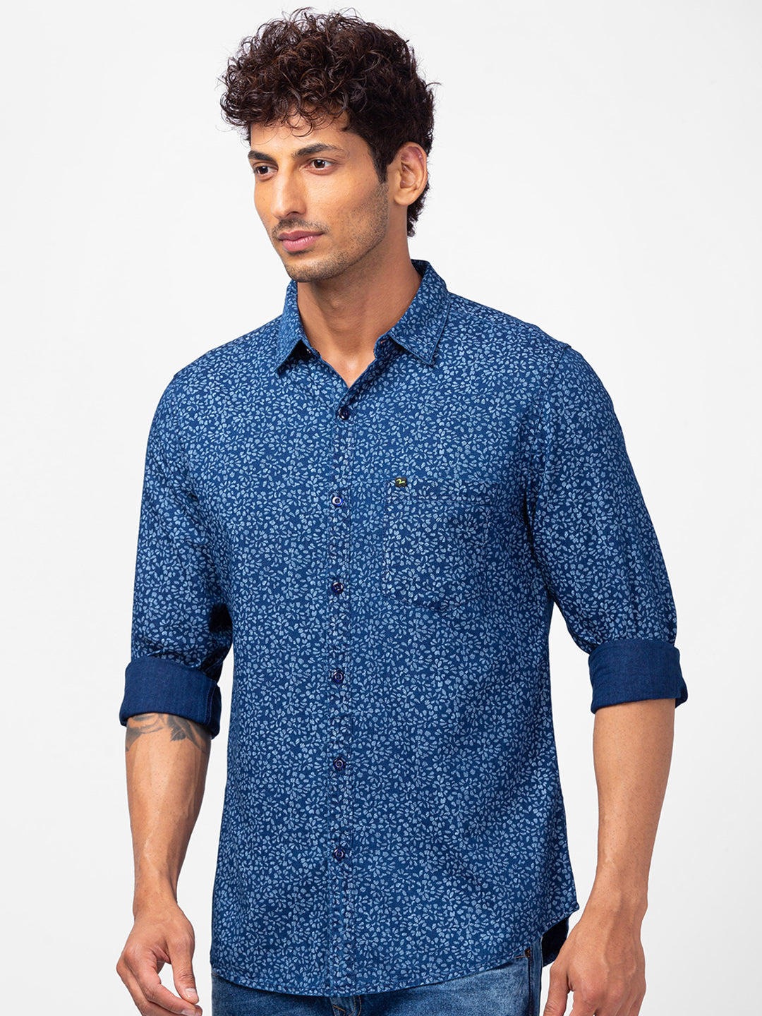 Spykar Men Indigo Blue/White Cotton Slim Fit Printed Shirts