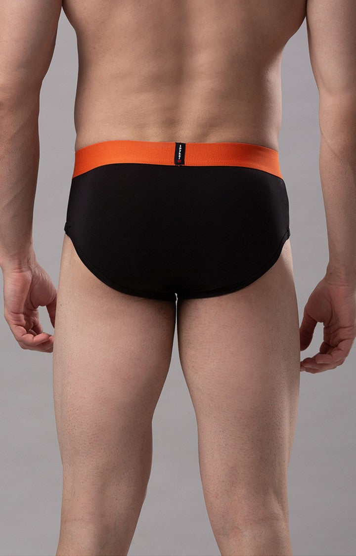 Underjeans By Spykar Black Solid Briefs For Men