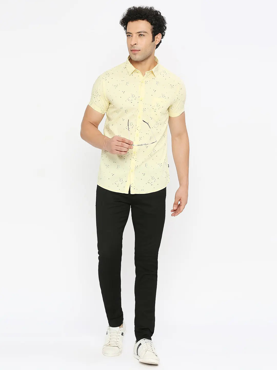 Spykar Men Powder Yellow Twill Slim Fit Half Sleeve Printed Shirt