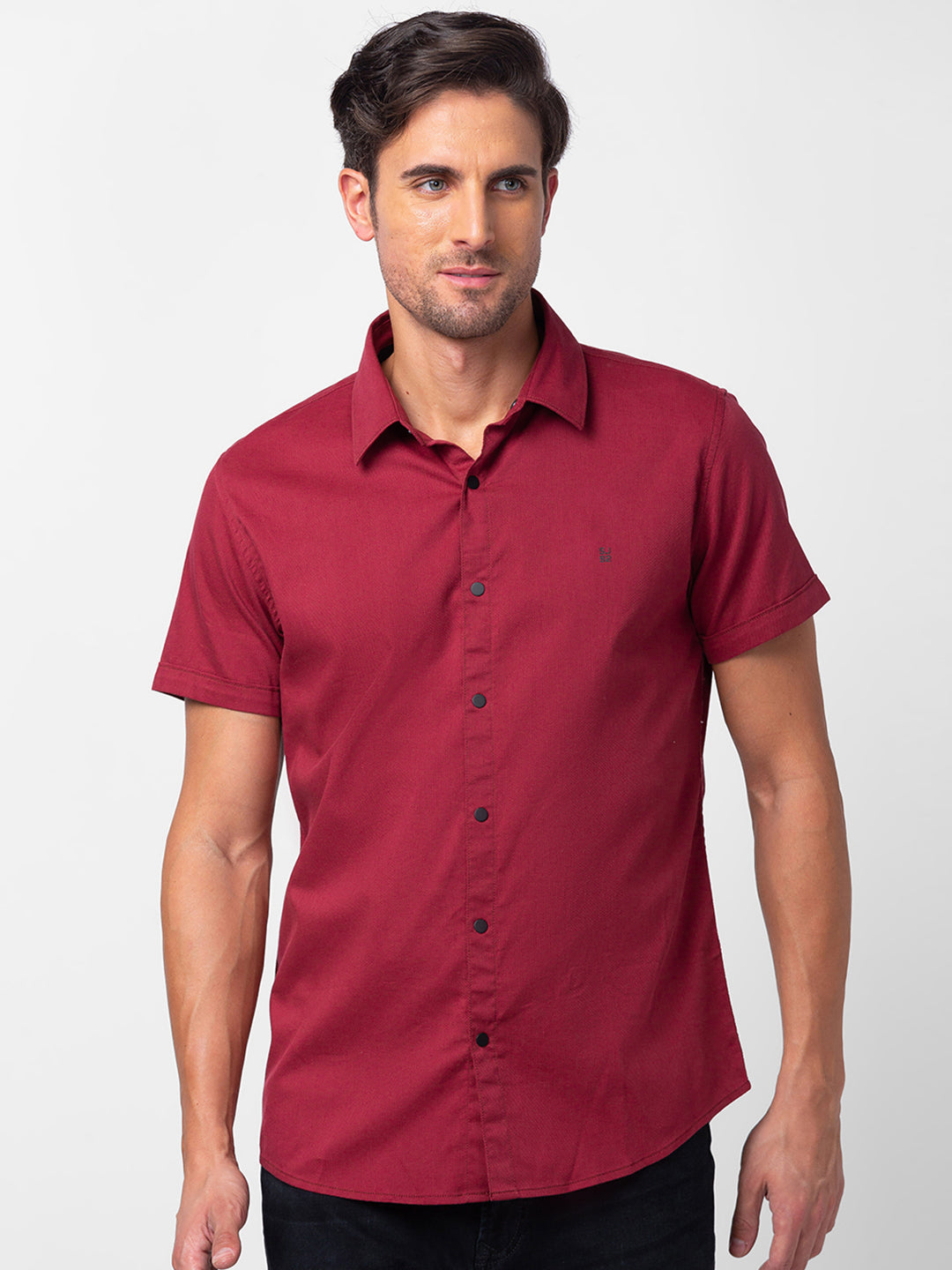 Spykar Men Deep Red Cotton Slim Fit Plain Shirt