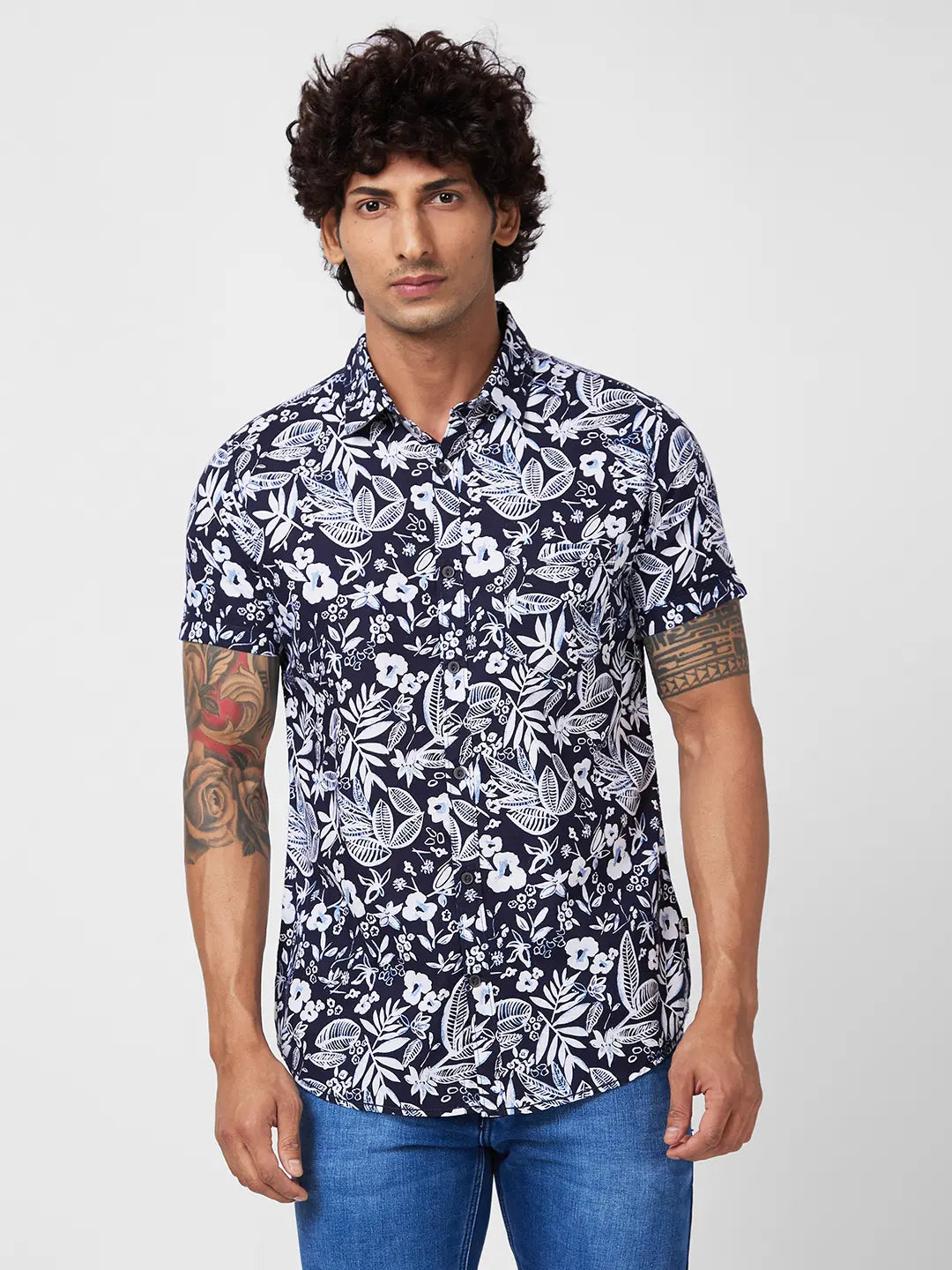 Spykar Men Navy Blue Slub Regular Slim Fit Half Sleeve Casual Floral Print Shirt