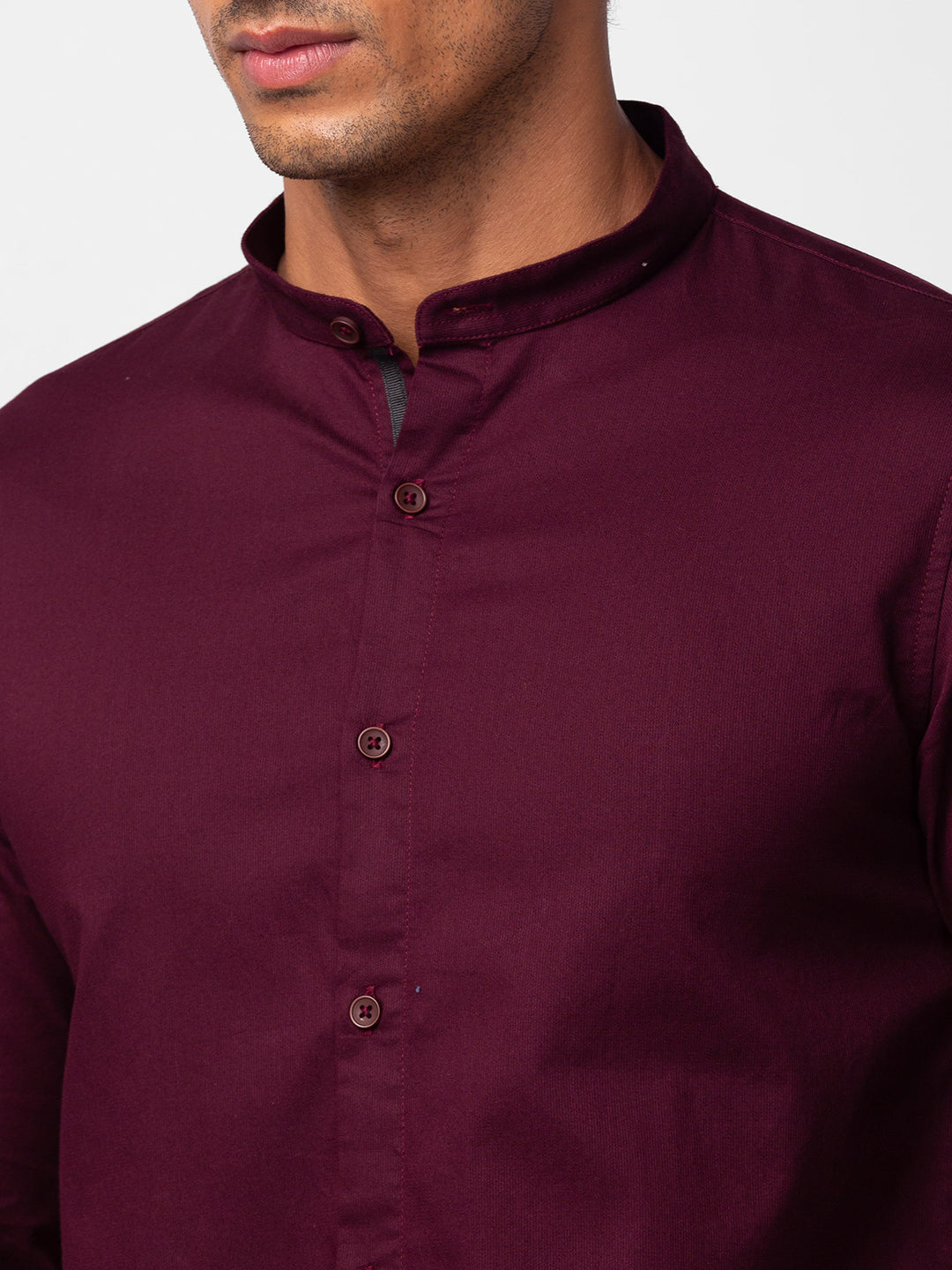 Spykar Men Wine Red Cotton Slim Fit Plain Shirt