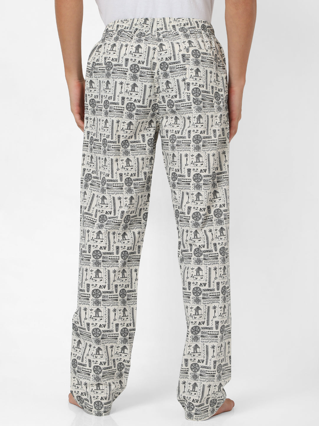 Men Premium Off White & Black Cotton Printed Pyjama - UnderJeans by Spykar