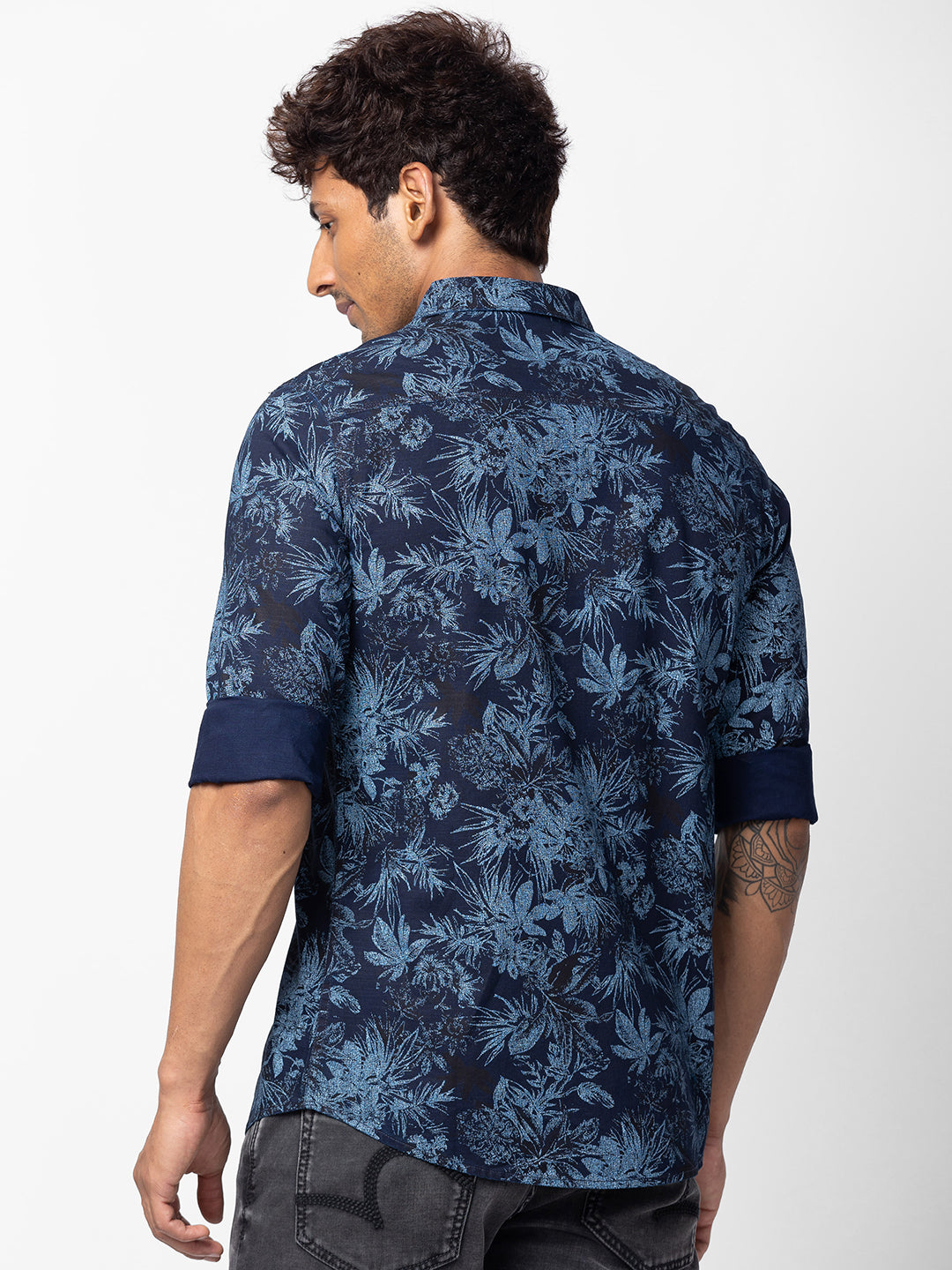 Spykar Men Indigo Blue Cotton Slim Fit Floral Shirt