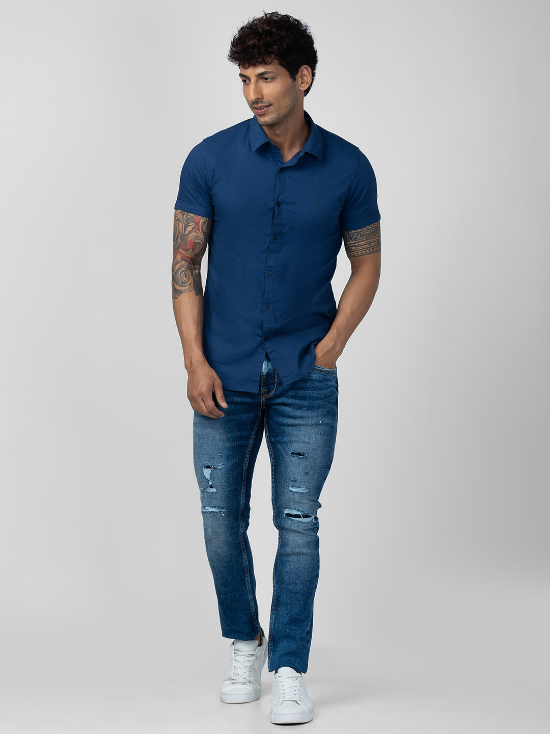 Spykar Men Indigo Blue Cotton Regular Slim Fit Plain Shirt