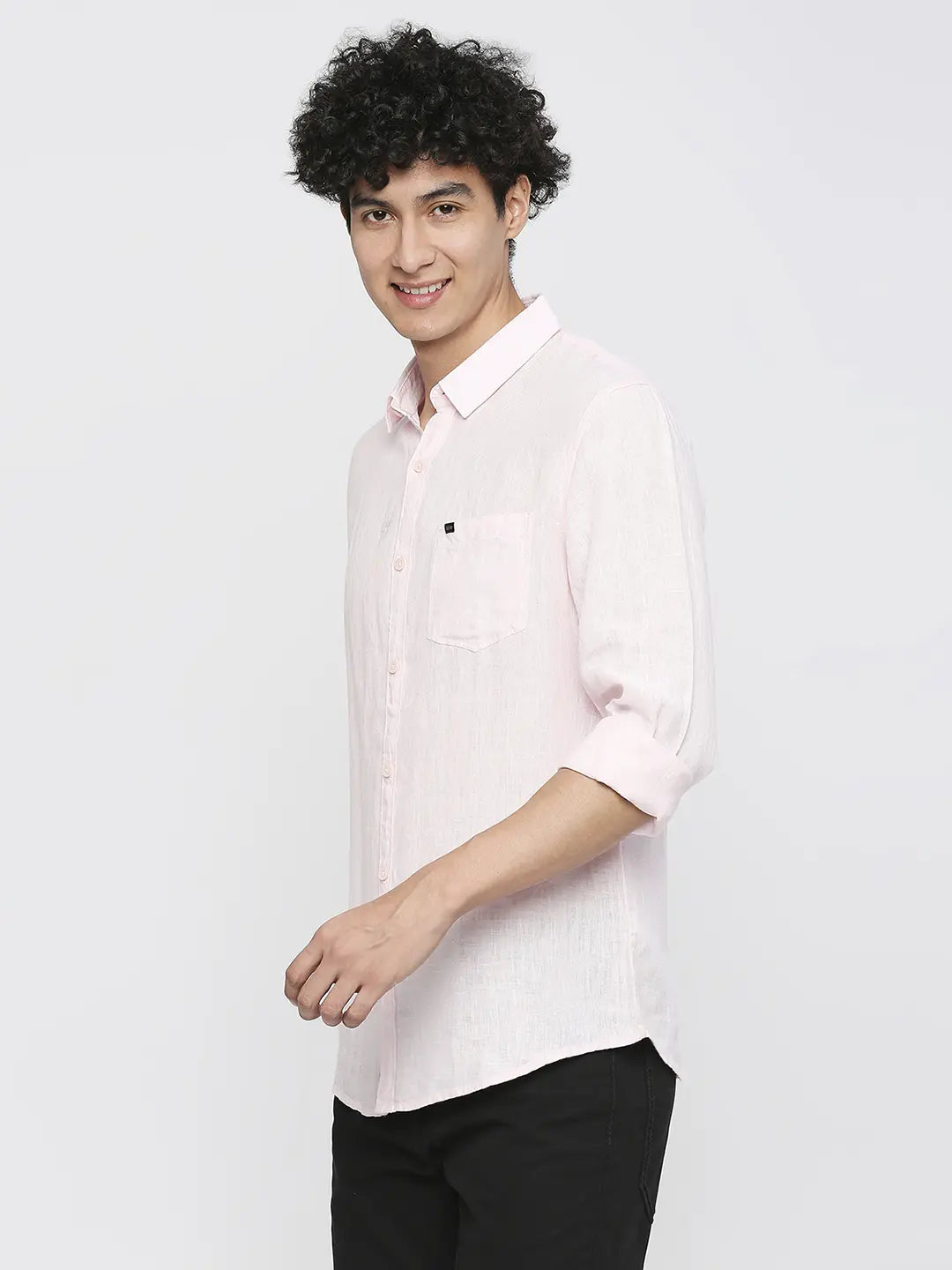 Spykar Men Powder Pink Cotton Slim Fit Plain Shirt