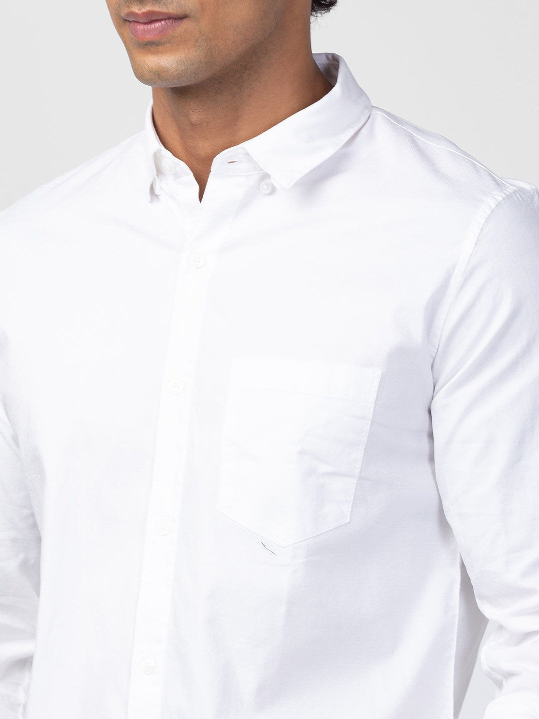 Spykar Men White Cotton Slim Fit Plain Shirt