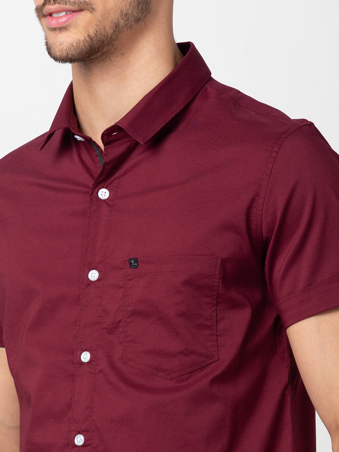 Spykar Men Plum Red Cotton Slim Fit Plain Shirt