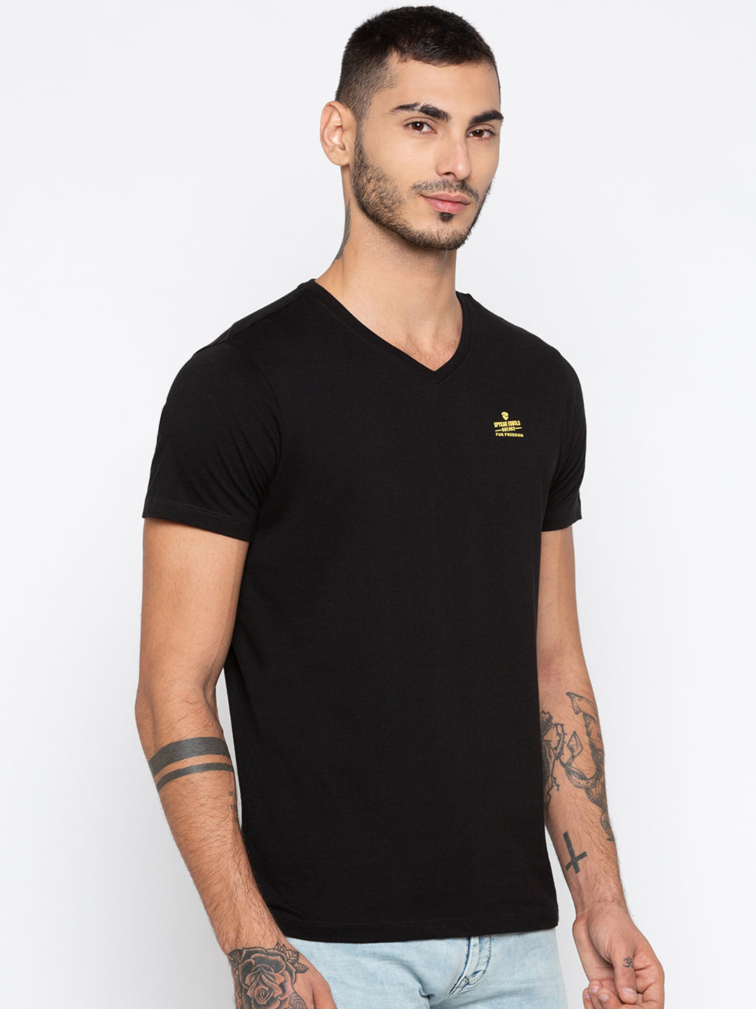 Spykar Men Black Solid Slim Fit T-Shirt